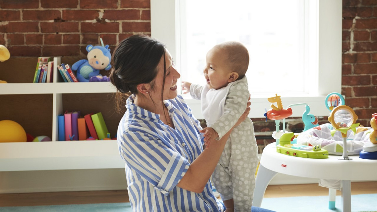 "Bądźmy dziećmi!" – to nazwa nowej, długofalowej kampanii, z którą zadebiutował producent zabawek Fisher-Price®. Celem akcji jest ukazanie świata takim, jakim widzą go dzieci, z dozą optymizmu i humoru, jednocześnie zachęcając dorosłych do odkrywania radości ze wspólnej zabawy z dziećmi. 