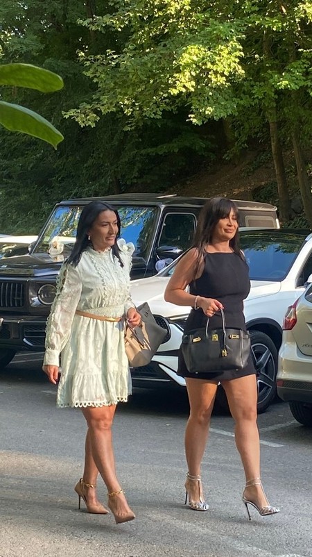 Andreana Čekić sa mamom, torbe