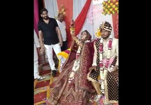 Mlada puca na venčanju u Utar Pradešu, Indija