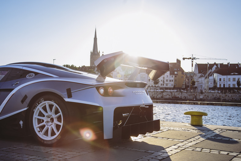 Arrinera Hussarya GT