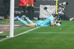 Kamiński strzelił gola na wagę remisu. Grabara trzy razy wyjmował piłkę z siatki