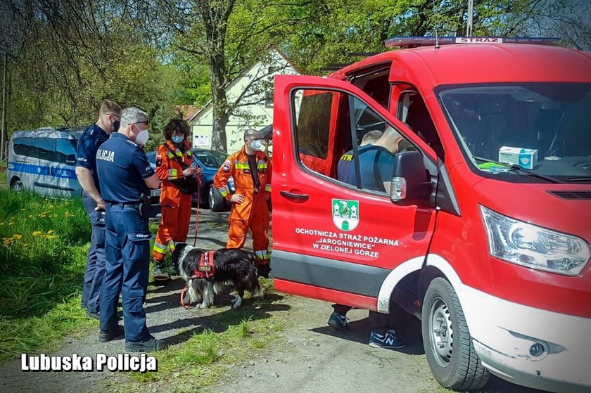 Pies skierował się ku rzece, nad brzegiem znaleziono ubranie...