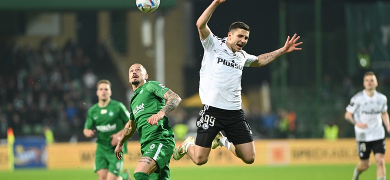 Niespodziewana porażka Legii. Warta z realnymi szansami na grę w pucharach [WIDEO]