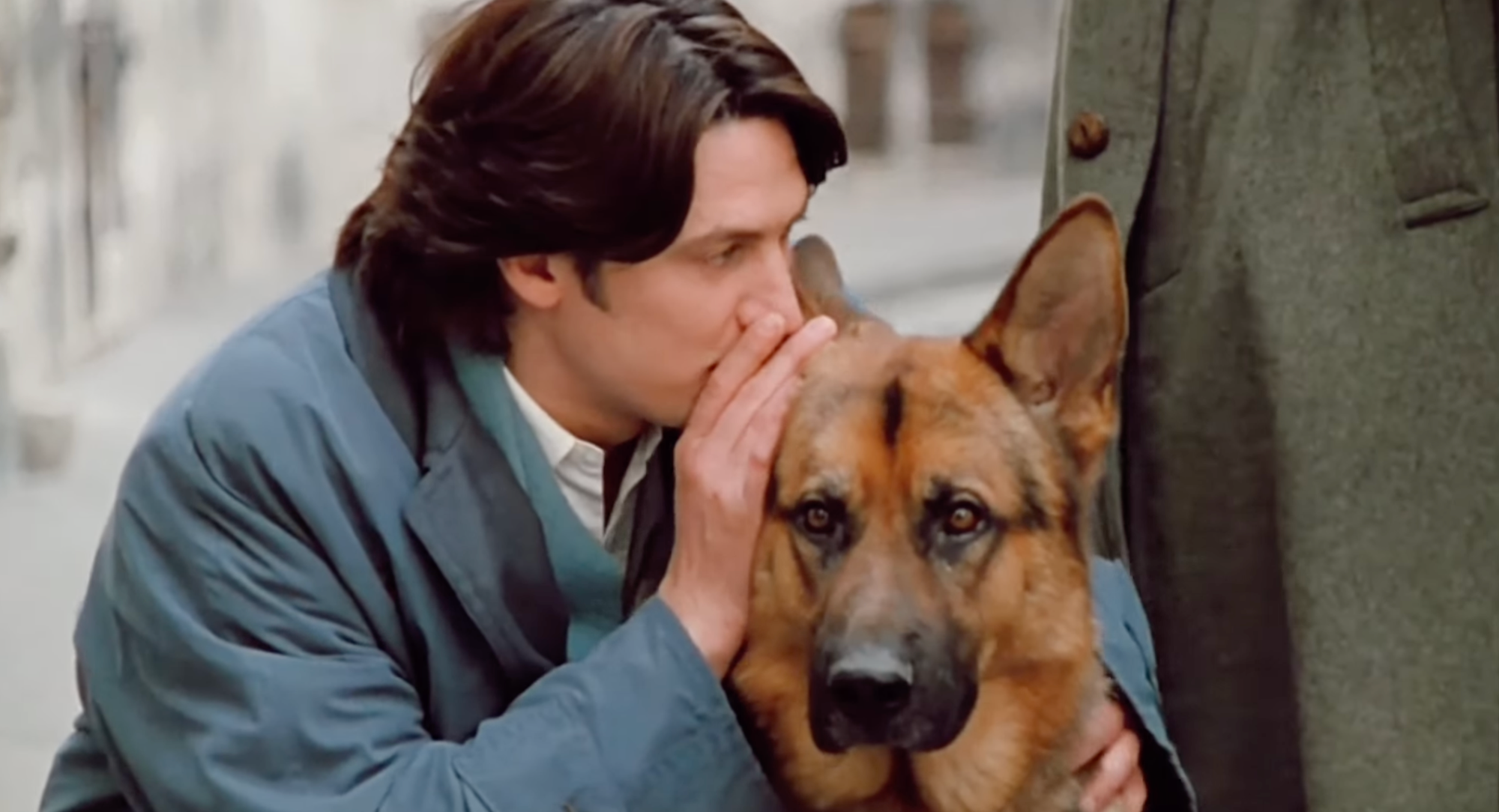 Rakúsky herec Tobias Moretti v seriáli Komisár Rex. 