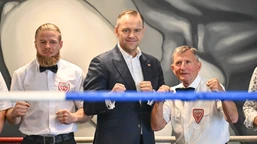 prezydent karol nawrocki kilka dni po zaprzysiężeniu wszedł do ringu [foto]