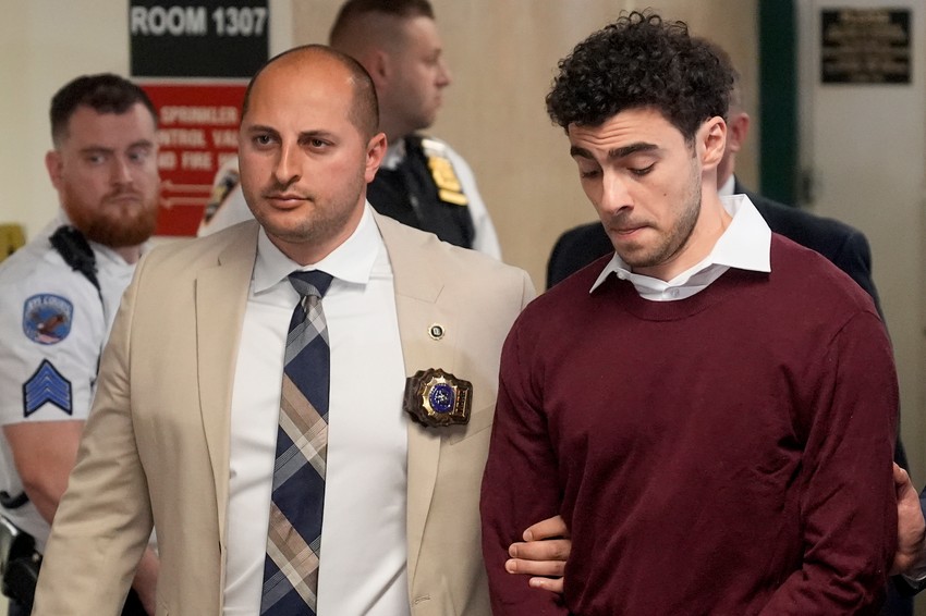 Luiđi Manđione na sudu u Njujorku 23. decembra