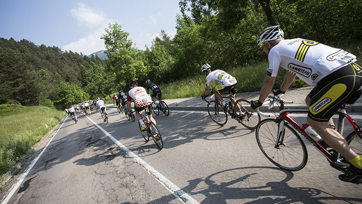 Wyścig Tour de Pologne Challenge Trentino odbył się w sobotę 6 czerwca, a mogli w nim wystartować wszyscy - amatorzy, turyści, miłośnicy kolarstwa. Rywalizacja rozpoczęła się w Cavalese, a metę usytuowano na Passo Pordoi. Po drodze kolarze pokonali podjazdy na Passo Pampeago i Passo Costalunga, a także zwiedzali Val di Fiemme i Val di Fassa. W wyścigu wzięli udział m.in. weterani zawodowego kolarstwa - Czesław Lang i Francesco Moser.