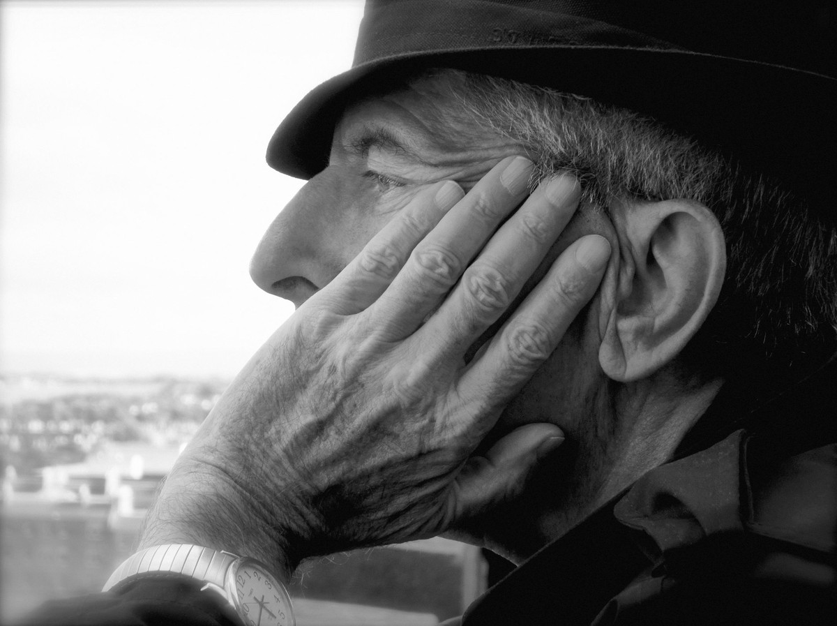 Leonard Cohen znudzony, leniwy i wspaniały jak zwykle