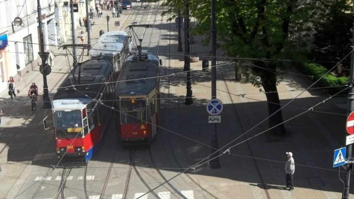 MM Bydgoszcz: Remont węzła tramwajowego na Gdańskiej i Jagiellońskiej rozpocznie się 3 czerwca. Zostaną wymienione zwrotnice, naprawione torowisko i nawierzchnia. Tramwaje tymczasowo zmienią trasy.