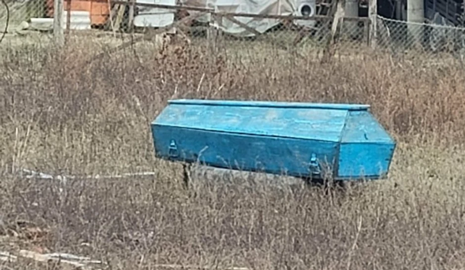  Meštani tvrde da je neko pomešao dvorište sa njivom