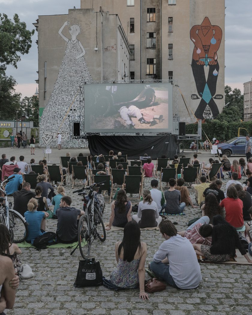 Kino plenerowe na Wyspie Słodowej we Wrocławiu