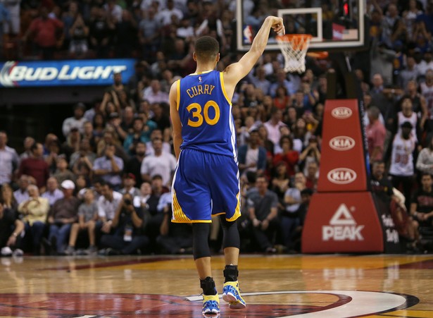 Liga NBA: 51. z rzędu zwycięstwo Warriors na własnym parkiecie. 14punktów Gortata w przegranym meczu Wizards