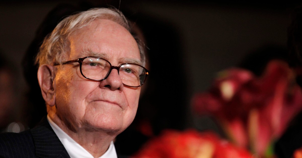 Warren Buffett's selling stocks like Apple as he sees trouble ahead