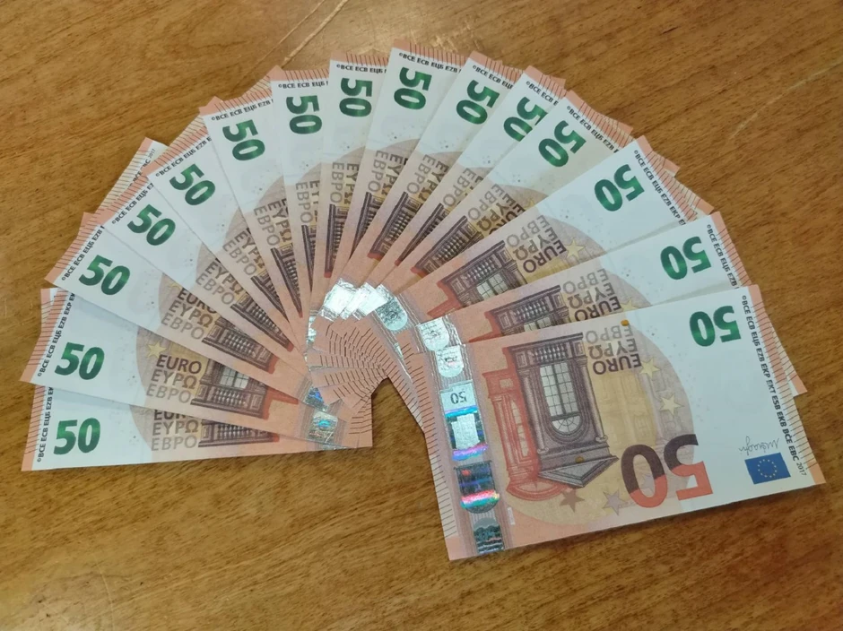 Falsifikovani evri u poštanskoj pošiljci