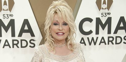 Dolly Parton znów została króliczkiem Playboya. Odtworzyła okładkę magazynu sprzed 40 lat!