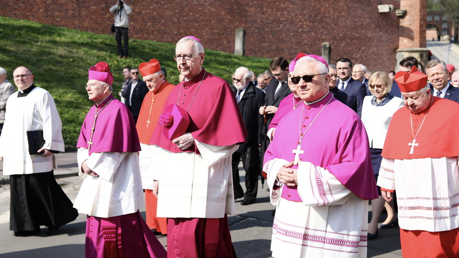 Od lewej: metropolita krakowski abp Marek Jędraszewski, przewodniczący Konferencji Episkopatu Polski abp Stanisław Gądecki, bp Artur Miziński oraz arcybiskup senior archidiecezji krakowskiej kardynał Stanisław Dziwisz