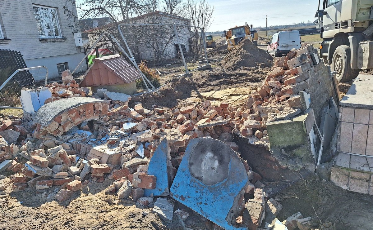 Ponad 100-letnia kapliczka zrównana z ziemią