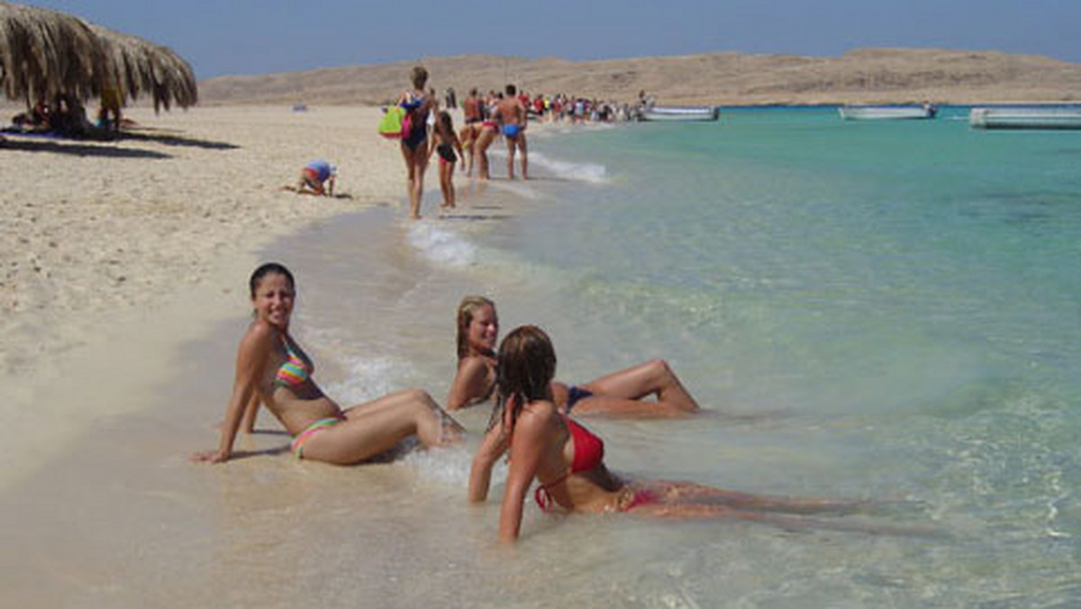 Hurghada coraz częściej kojarzona jest nie tylko jako doskonałe miejsce do plażowania, ale również jako modne miejsce clubbingu.