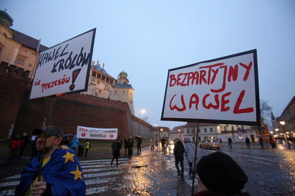 KRAKÓW WAWEL PROTEST (protest na Wawelu)