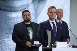 "Korzenie zła". ZWIASTUN filmu braci Sekielskich o SKOK-ach