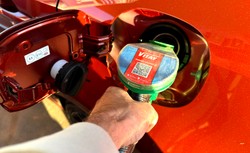 Kto ma auto na benzynę 95, ten w cyrku się nie śmieje. Od 2 marca zmiany na stacjach paliw