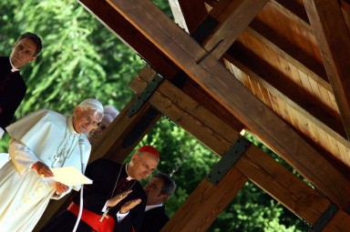 POPE-HOLIDAY-MOUNTAIN-ANGELUS