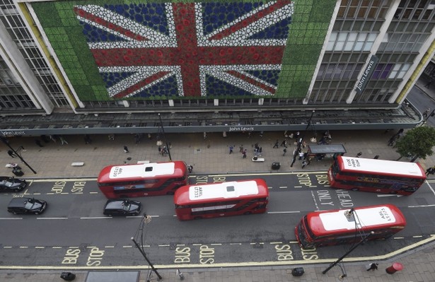 Autobusy na Oxford Street w dniu referendum, Londyn, 23.06.2016