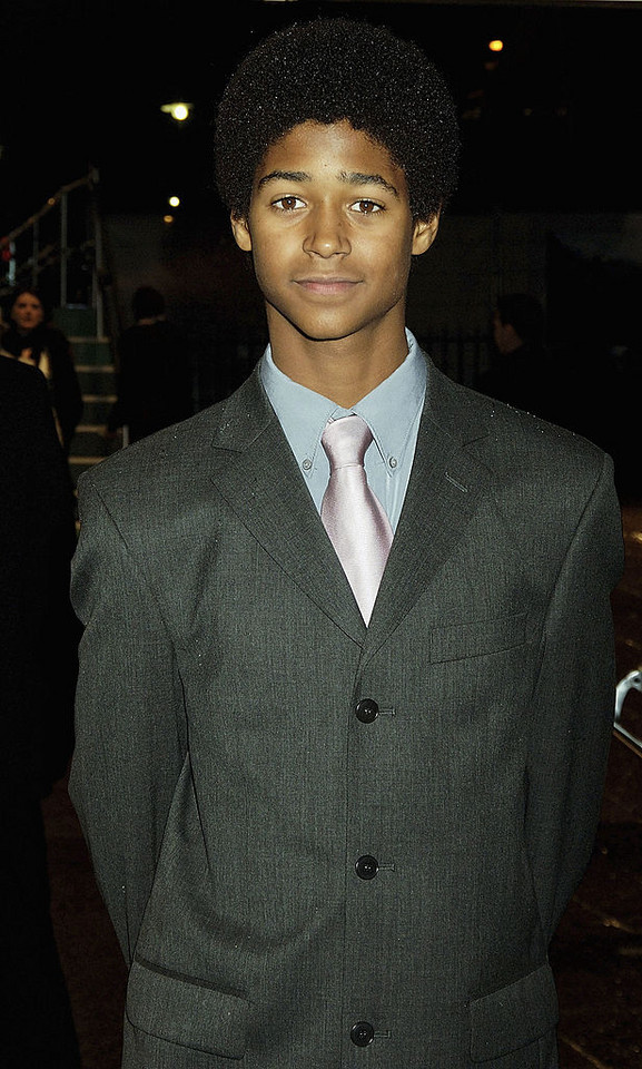 Alfie Enoch (Dean Thomas)