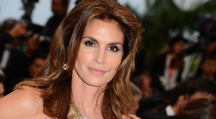 Cindy Crawford fia miatt szégyenkezik