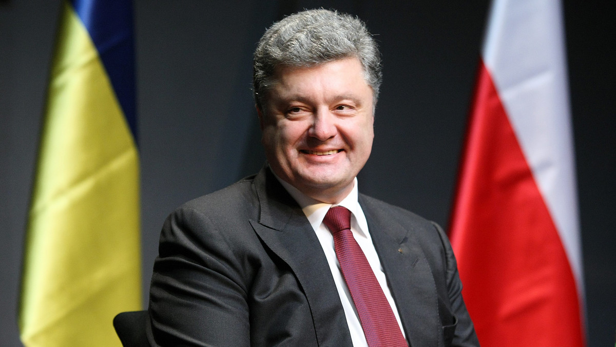 Petro Poroszenko obchodzi dziś urodziny. Prezydent Ukrainy przyszedł na świat 26 września 1965 roku w Bołgradzie (obwód odeski). Polityk, który w 2013 roku stał się jednym ze sponsorów Euromajdanu, w 2014 roku zwyciężył w wyborach prezydenckich, otrzymując 54,7 proc. głosów. Dziś skończył 52 lata.