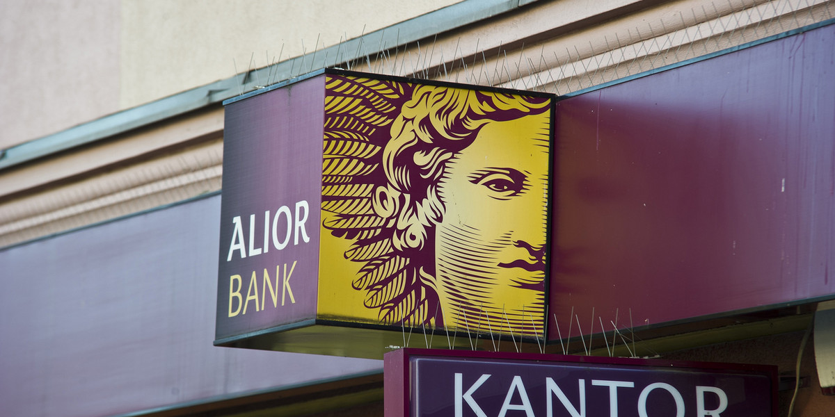 Państwowy gigant ubezpieczeniowy chce sprzedać część swojego biznesu bankowego, Alior Bank - wynika z nieoficjalnych informacji "Wyborczej". To przez kiepską sytuację finansową banku i gigantyczne odpisy, które obciążyły wynik ubezpieczalni.