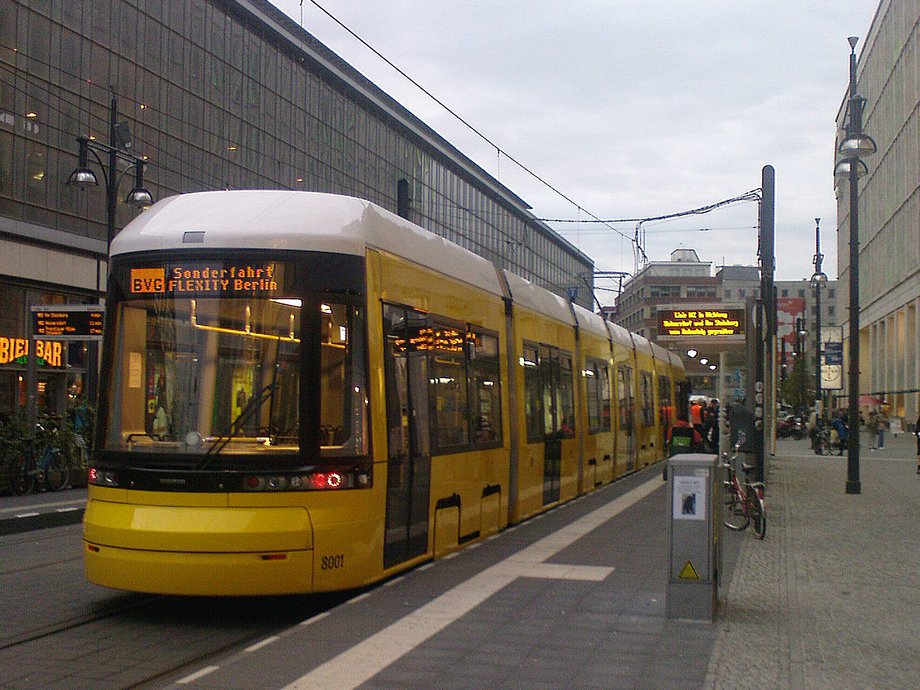 Od 2005 roku po ulicach miasta jeżdżą tramwaje Bombardier Flexity