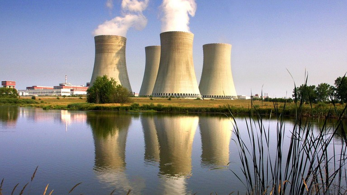 Czeskie ministerstwo ochrony środowiska poinformowało, że zgodziło się na projekt budowy dwóch dodatkowych reaktorów w elektrowni atomowej w Temelinie na południowym zachodzie kraju około 60 km od granicy z Austrią.
