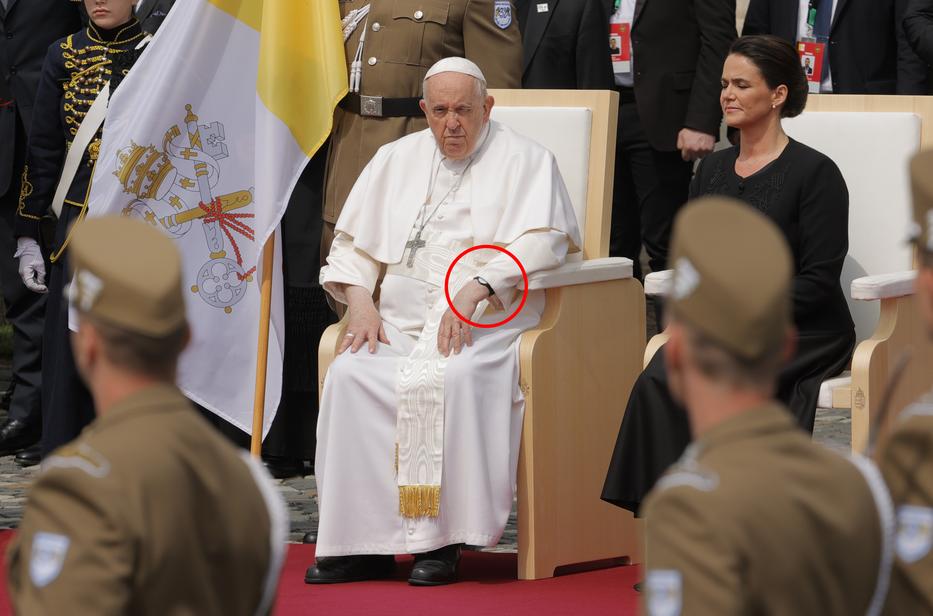 Ferenc pápa Budapesten, kezén egy Swatch karórával / Fotó: Knap Zoltán