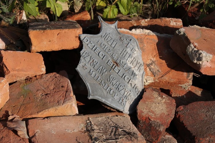 STARY CMENTARZ KATEDRALNY W ŁOMŻY