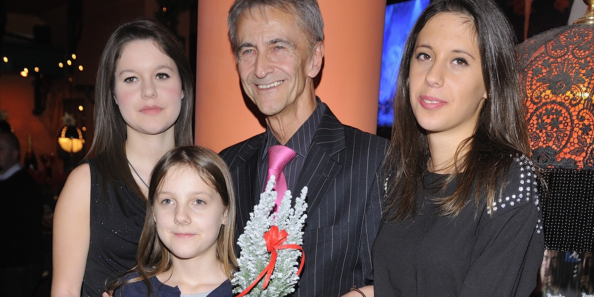 Tadeusz Ross z córkami