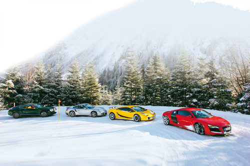 Bentley Continental GT Speed, Porsche 911 Turbo, Lamborghini Gallardo Sperleggera, Audi R8 - Półbogowie w bieli