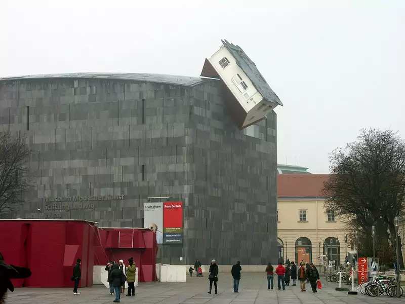 Do tego muzeum przyczepił się domek