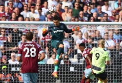 Kontuzja Fabiańskiego, udany debiut Haalanda w Premier League