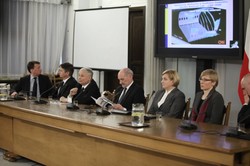 Pitera o Macierewiczu: Czekam, aż ogłosi się Napoleonem