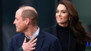 Książę William i księżna Kate zostali zapytani o książkę Harry'ego. Znamienna reakcja 