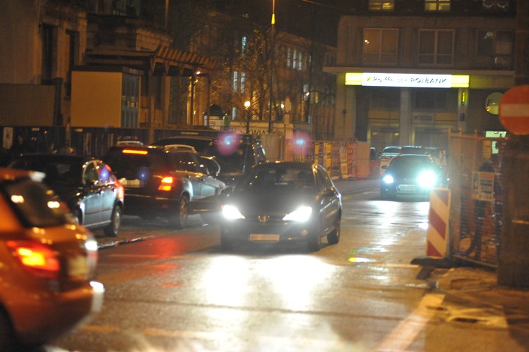 Adam Hofman za kierownicą