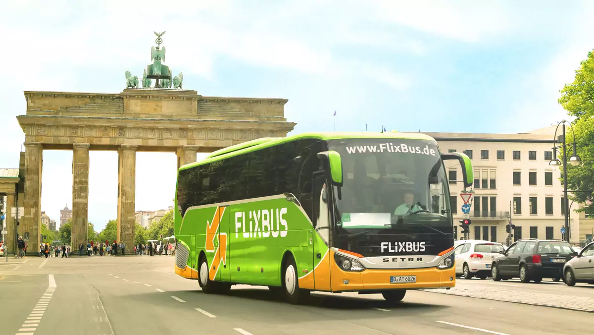 Autokar firmy Flixbus w Berlinie