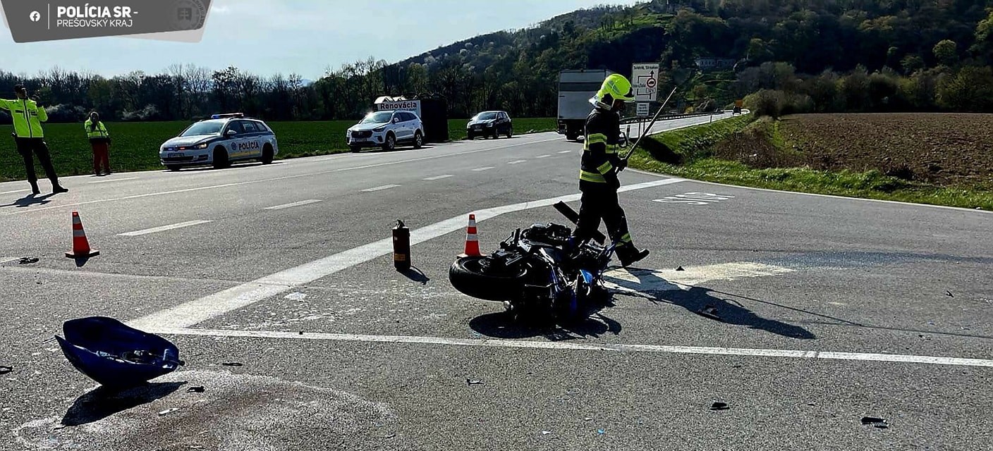Pri nehode v okrese Vranov nad Topľou zomrel motorkár. 