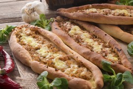 PASTRMAJLIJA je ponos makedonske kuhinje: Lepša je od najbogatije pice, a ovo je STARI, NAJBOLJI RECEPT za vrhunski specijalitet