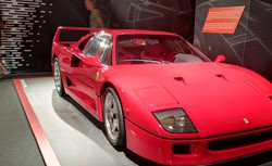 Pracownik komisu roztrzaskał Ferrari warte 13 mln zł. Co dalej z autem?