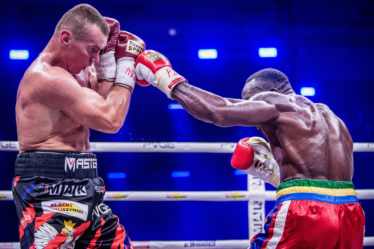 Mateusz Masternak i Taylor Mabika