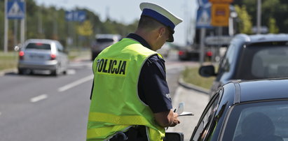 Jechał seicento bez uprawnień... bo spieszył się na komendę na przesłuchanie w sprawie jazdy seicento po pijaku bez uprawnień