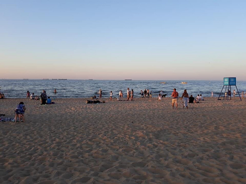 Plaża w Gdańsku, sierpień 2020, godzina 19