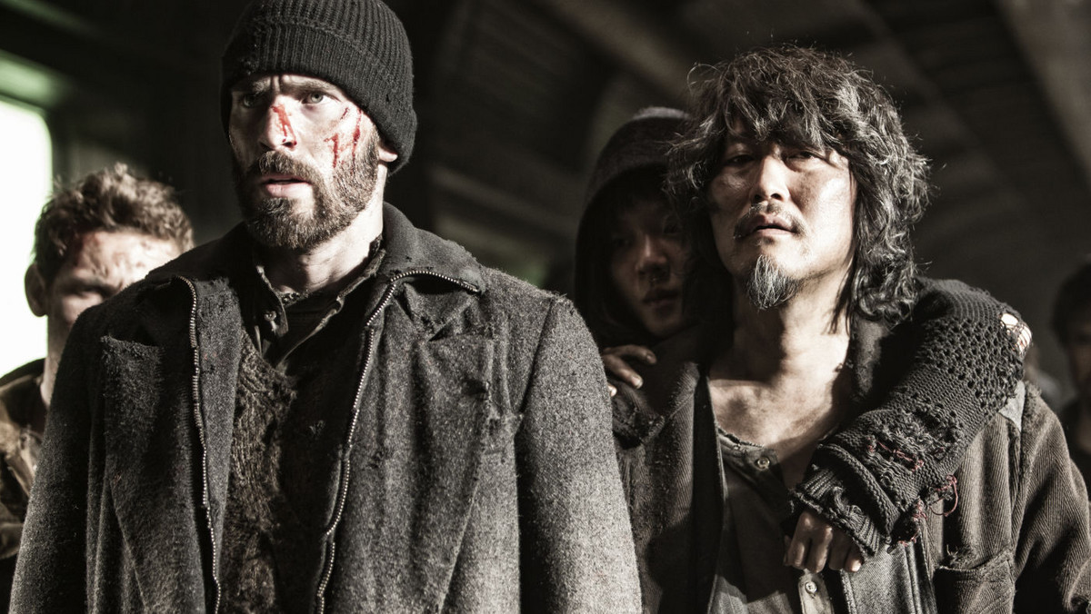 "Snowpiercer: Arka przyszłości" 11 kwietnia dotrze do kin w całej Polsce. Film został sprzedany do stu sześćdziesięciu krajów na świecie, co zapewniło mu miano pierwszej koreańskiej produkcji dystrybuowanej na tak ogromną skalę. W samej Korei Południowej zarobił już 60 milionów dolarów. Amerykańska publiczność na swoją premierę będzie musiała jeszcze poczekać. Film premierowo zostanie pokazany podczas Festiwalu Filmowego w Los Angeles 11 czerwca.